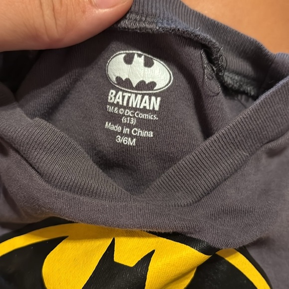 Batman Gray and Yellow Bodysuit Onesie - Picture 2 of 4